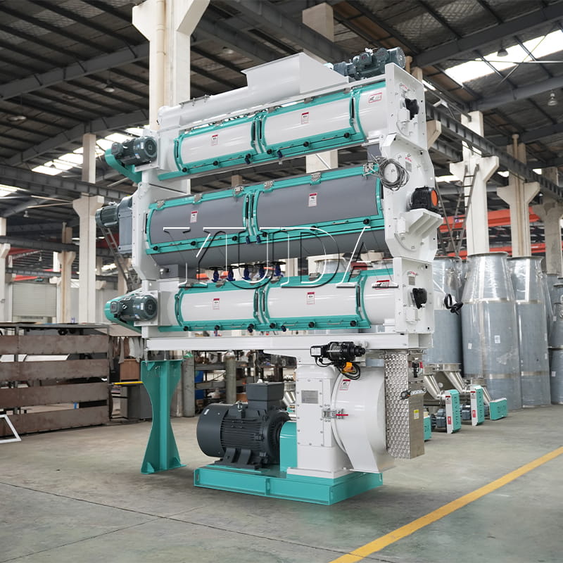 Pellet Machine With Heat Armour Retentioner